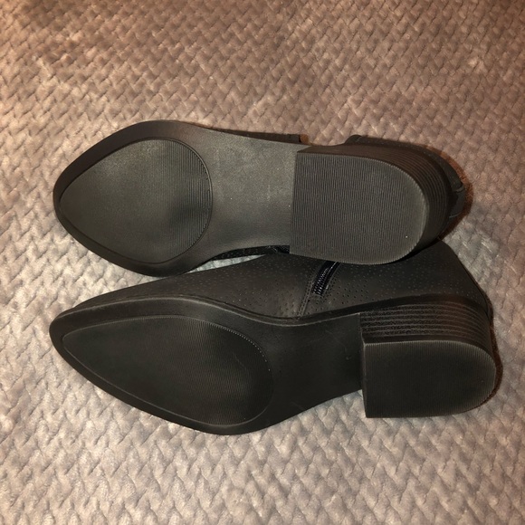 NWOT Black Ankle Shoes - Picture 4 of 7